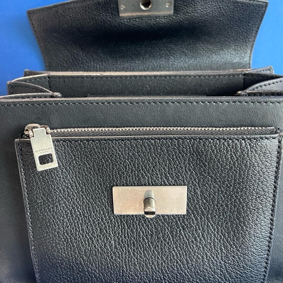 Givenchy GV3 Small Crossbody Bag handheld chain strap & leather shoulder strap. - Picture 5 of 12